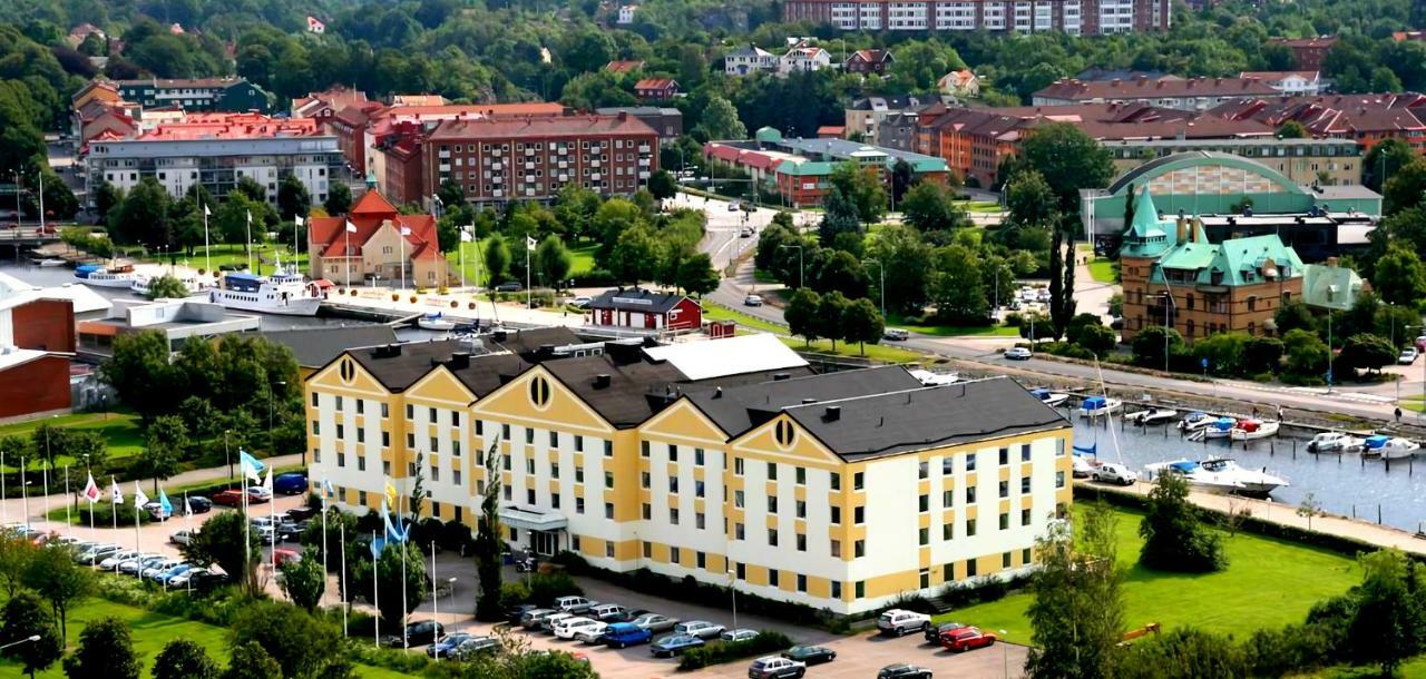 Hotel Riverside Уддевалла Экстерьер фото